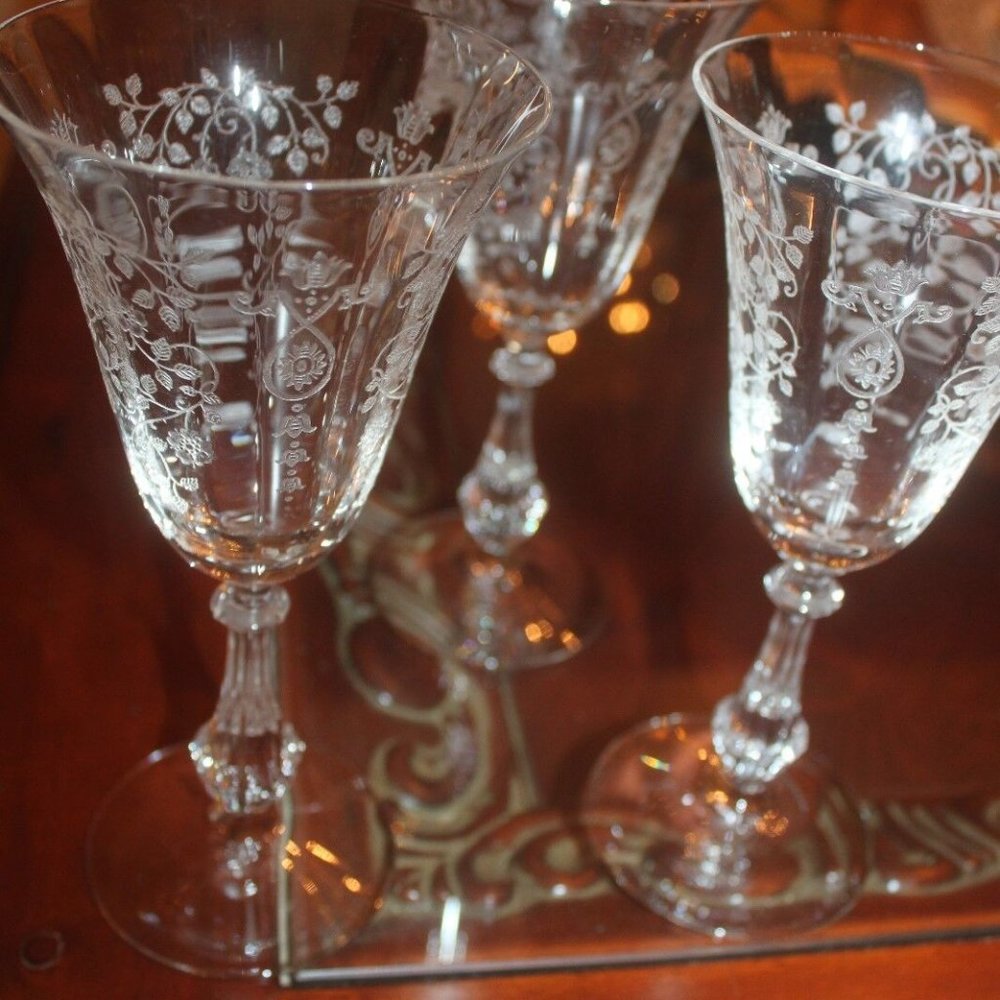 Fostoria ARCADY Wine Glass stemmed crystal 7 1/2" tall (One) Excellent c…